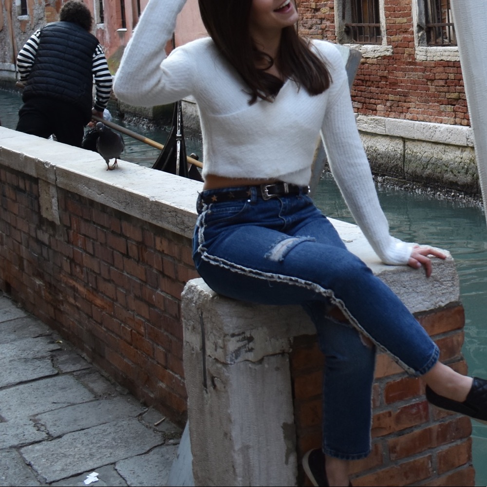 Straight Leg Ripped Jeans! - Picture 2 of 4